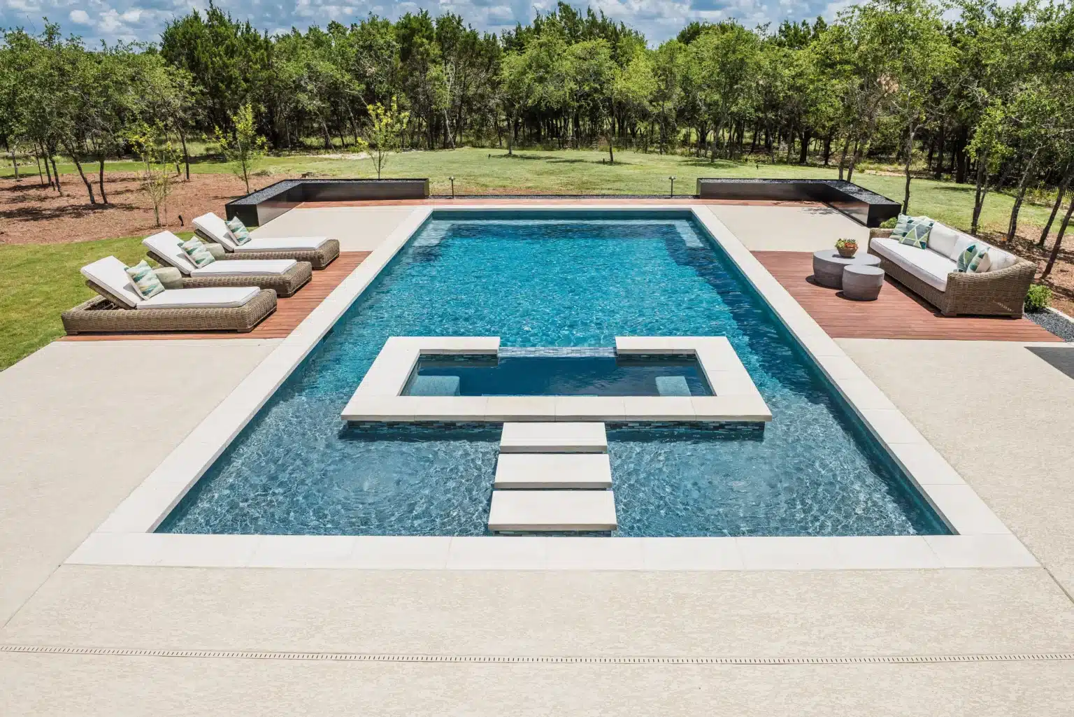 Arkansas pool builders — Premier Pools & Spas